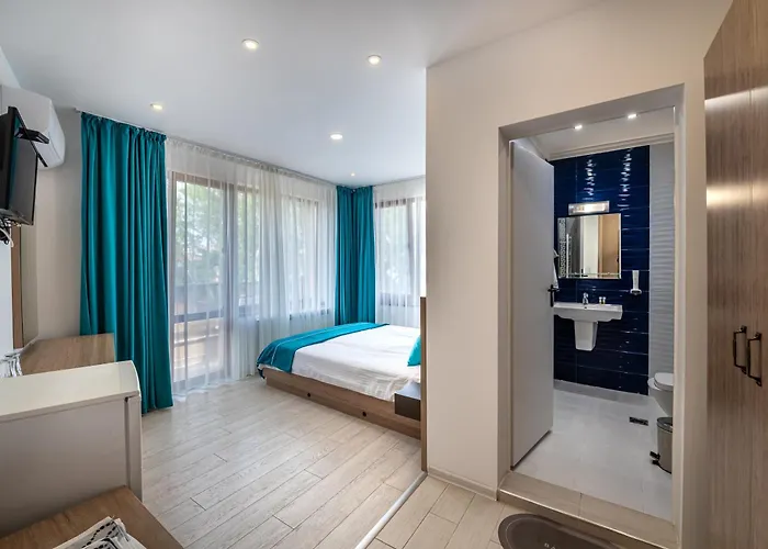 свети никола каваците - плаж и Hotel Sozopol