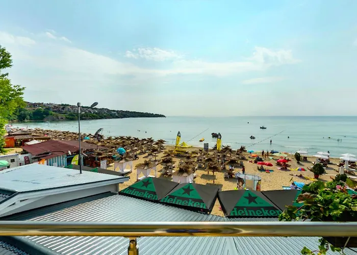 свети никола каваците - плаж и Hotel Sozopol