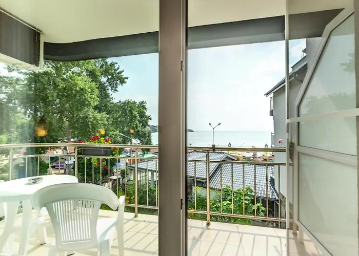 свети никола каваците - плаж и Hotel Sozopol