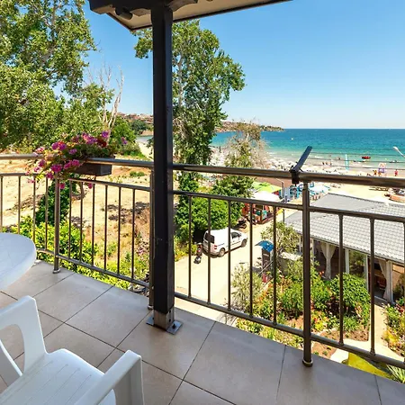 свети никола каваците - плаж и *